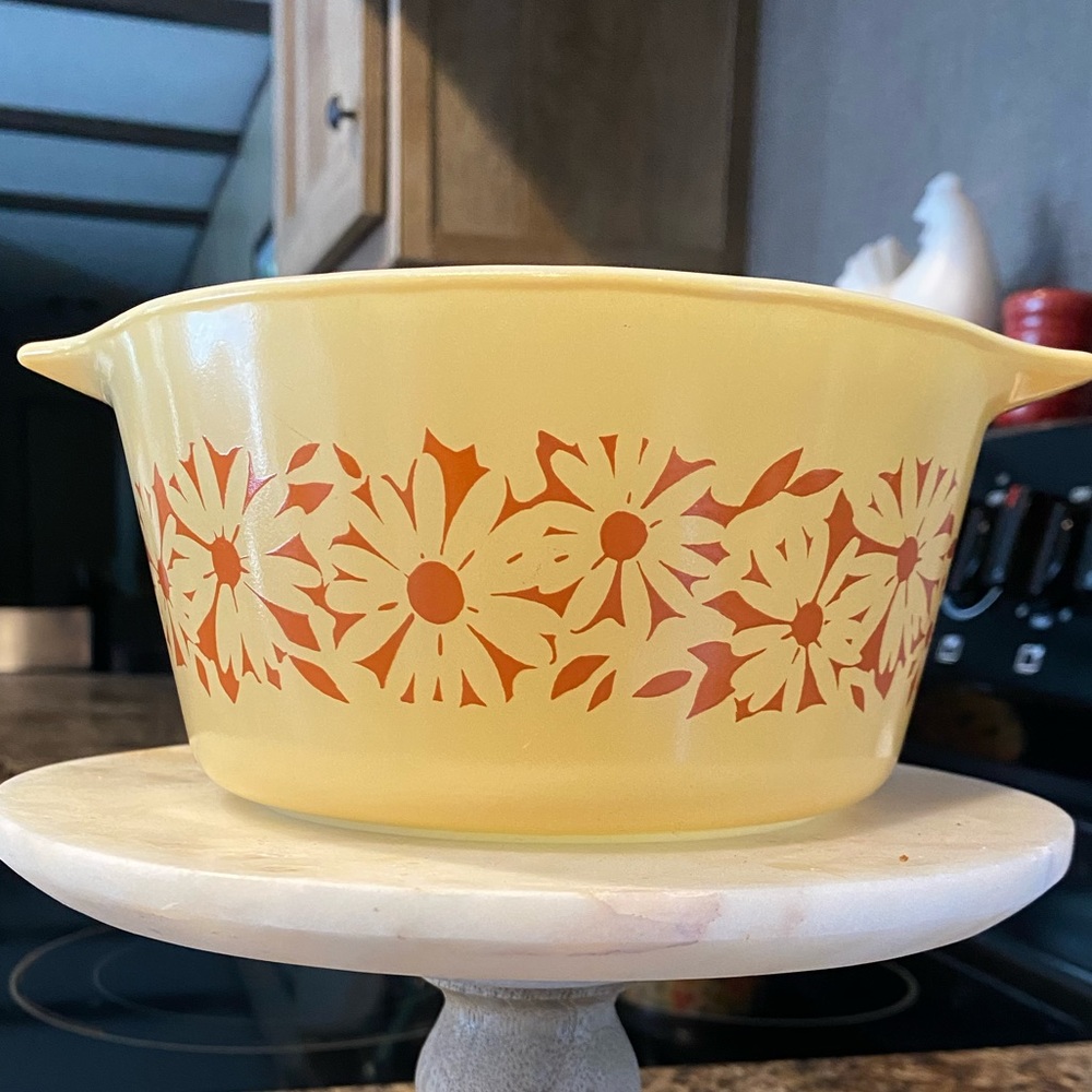Pyrex Daisy Silhouette (From The Designer Collection) Promotional item